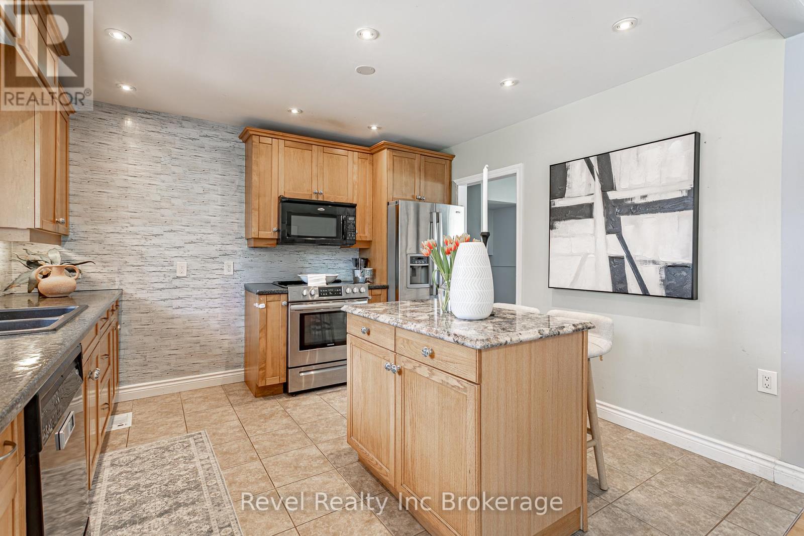 828 Warwick Street, Woodstock (Woodstock - North), Ontario  N4S 4R4 - Photo 12 - X13161956