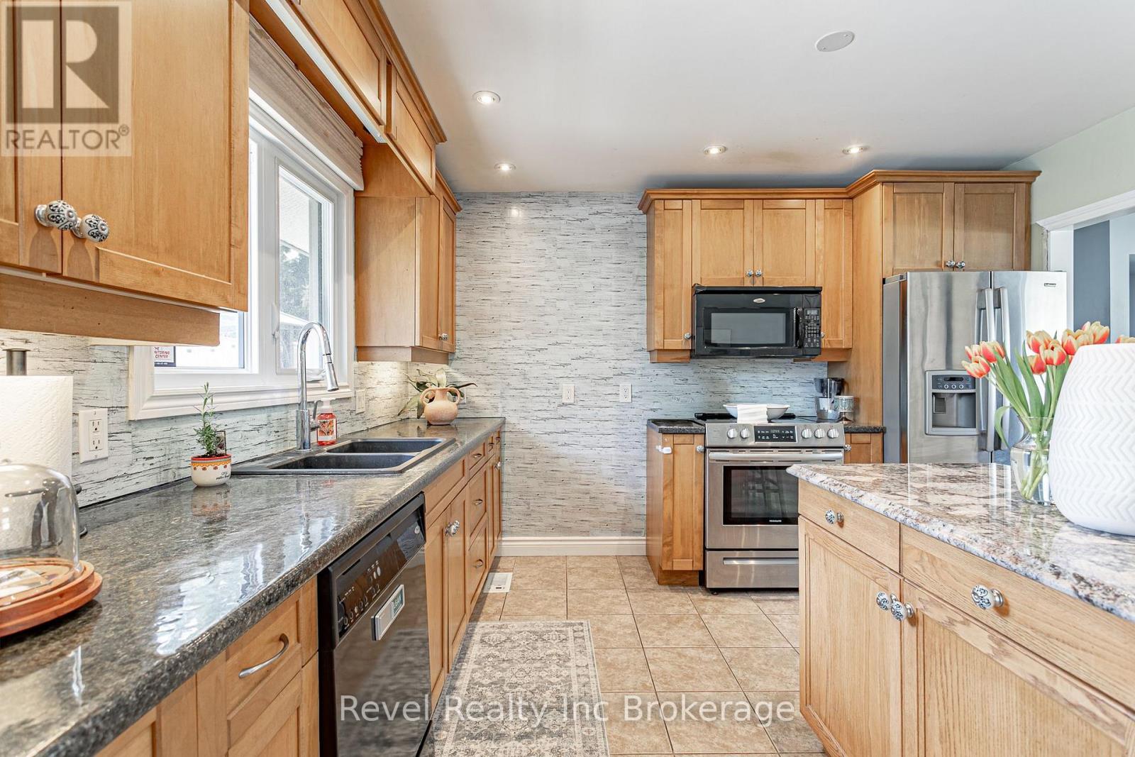828 Warwick Street, Woodstock (Woodstock - North), Ontario  N4S 4R4 - Photo 13 - X13161956