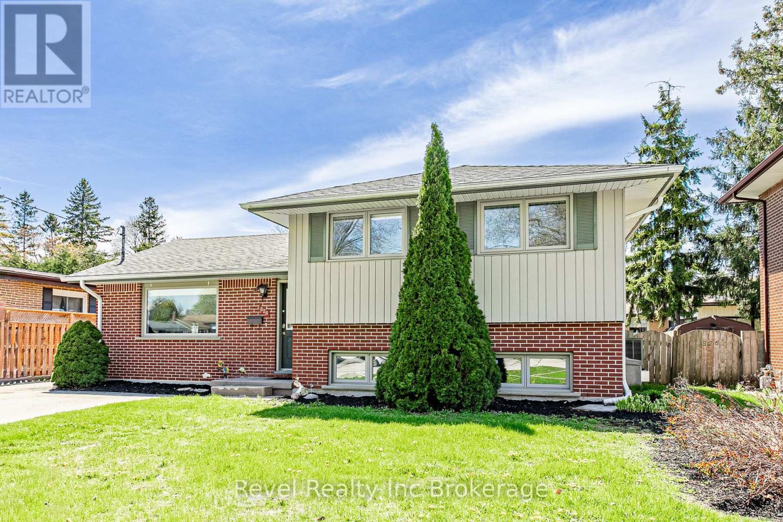 828 Warwick Street, Woodstock (Woodstock - North), Ontario  N4S 4R4 - Photo 2 - X13161956