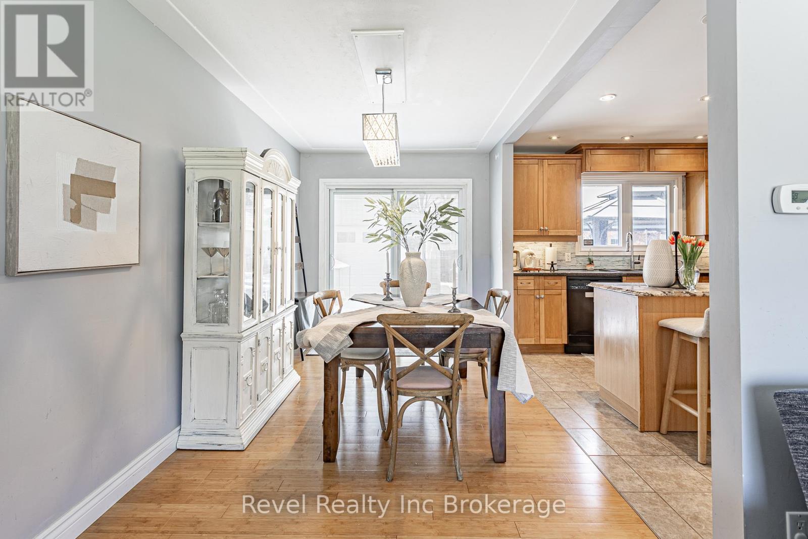 828 Warwick Street, Woodstock (Woodstock - North), Ontario  N4S 4R4 - Photo 8 - X13161956