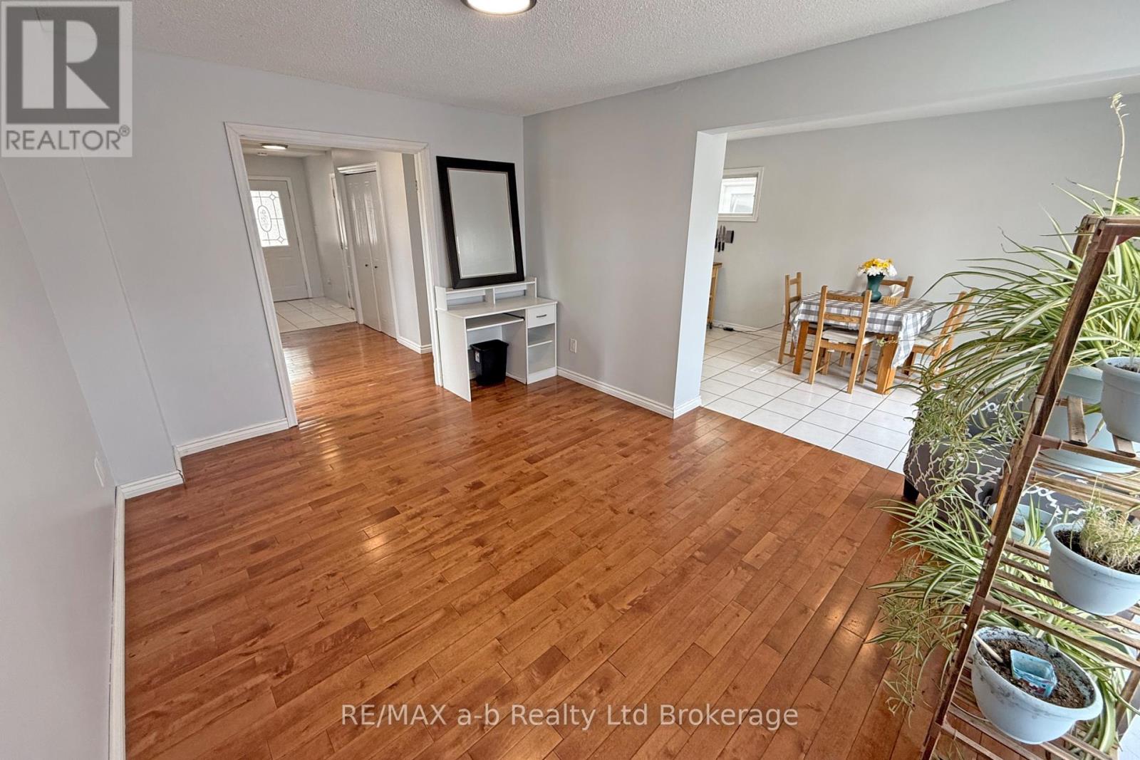 169 Diefenbaker Drive, Woodstock (Woodstock - North), Ontario  N4S 8V7 - Photo 11 - X13165448