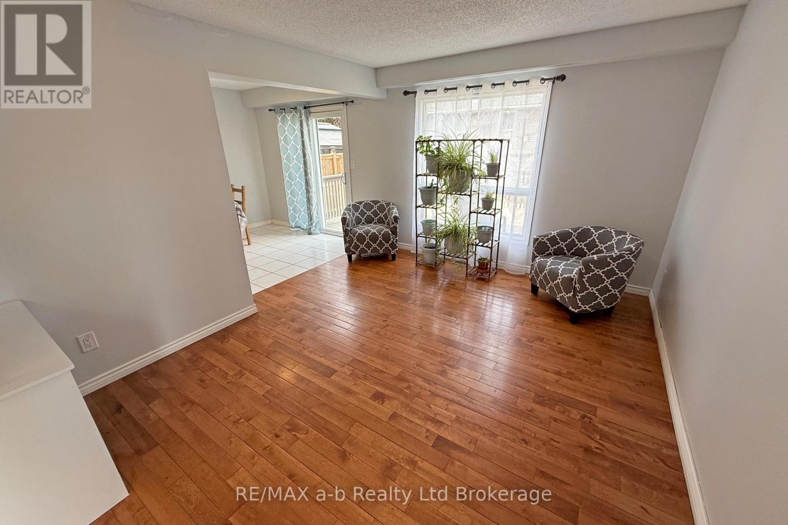 169 Diefenbaker Drive, Woodstock (Woodstock - North), Ontario  N4S 8V7 - Photo 13 - X13165448