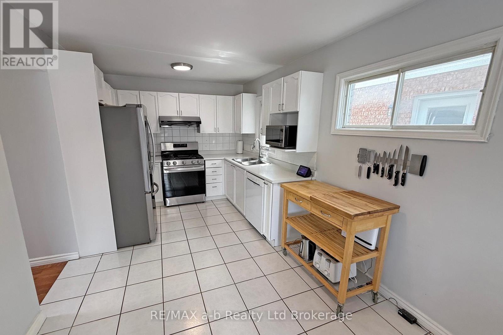 169 Diefenbaker Drive, Woodstock (Woodstock - North), Ontario  N4S 8V7 - Photo 14 - X13165448