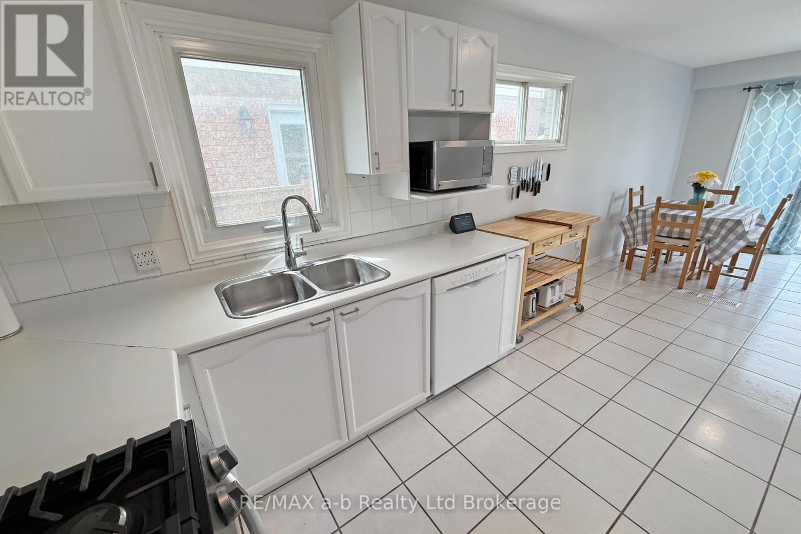 169 Diefenbaker Drive, Woodstock (Woodstock - North), Ontario  N4S 8V7 - Photo 18 - X13165448