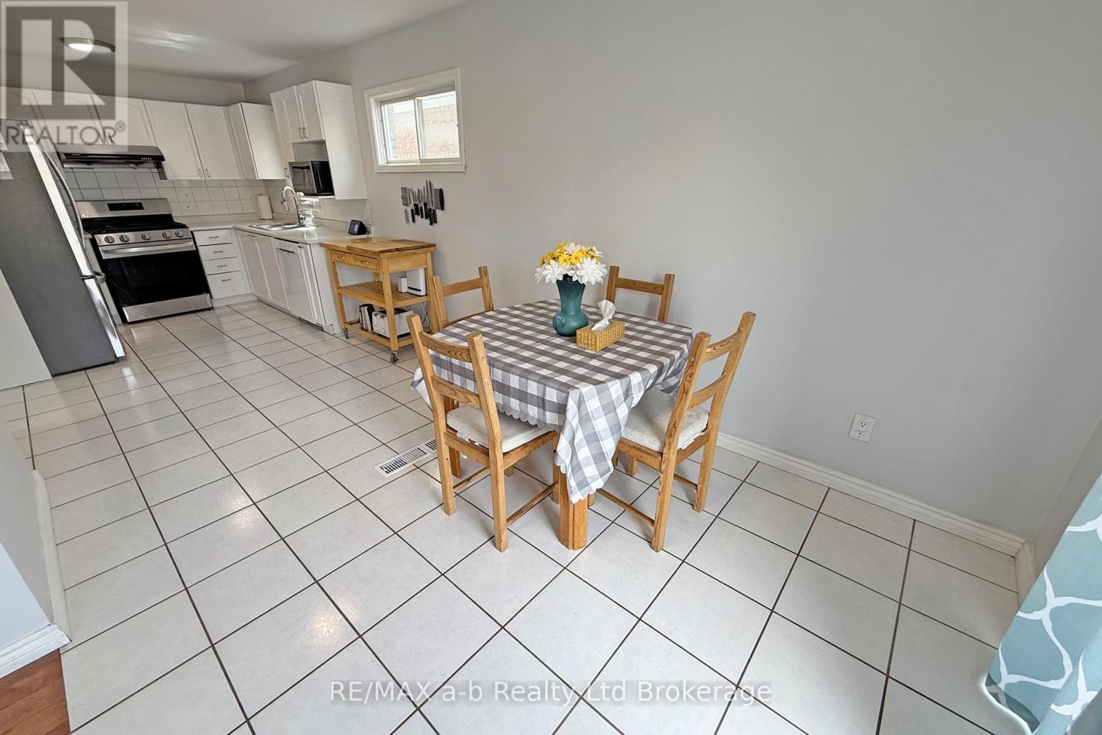 169 Diefenbaker Drive, Woodstock (Woodstock - North), Ontario  N4S 8V7 - Photo 20 - X13165448