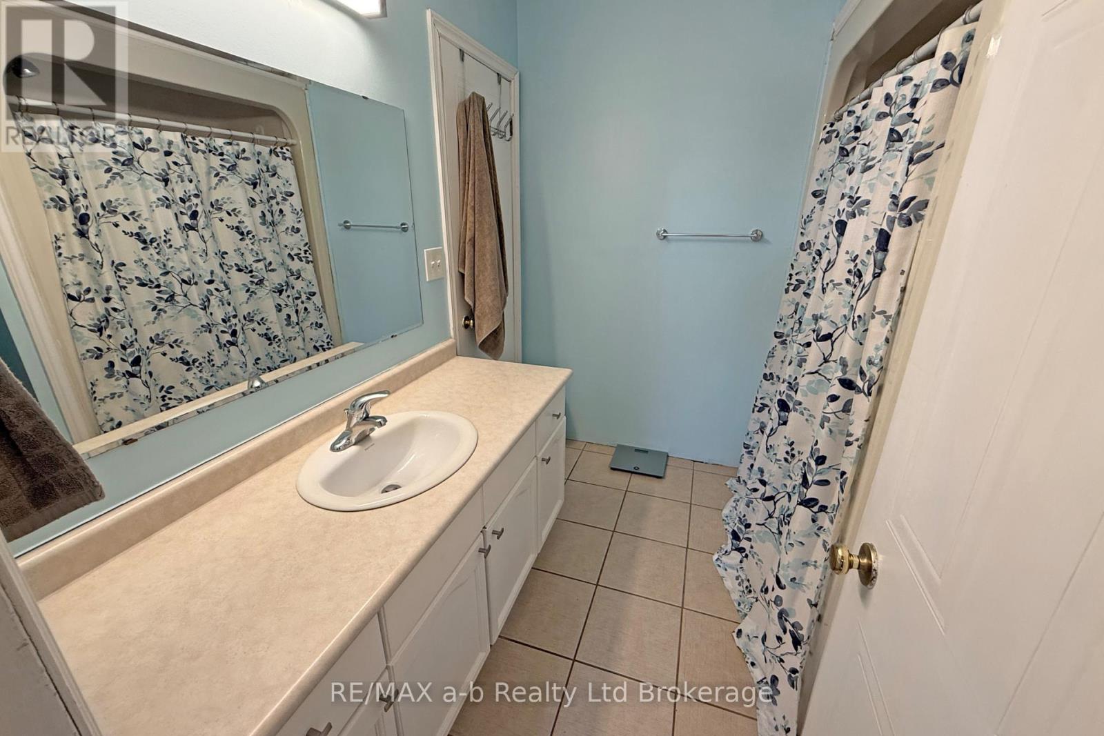 169 Diefenbaker Drive, Woodstock (Woodstock - North), Ontario  N4S 8V7 - Photo 29 - X13165448