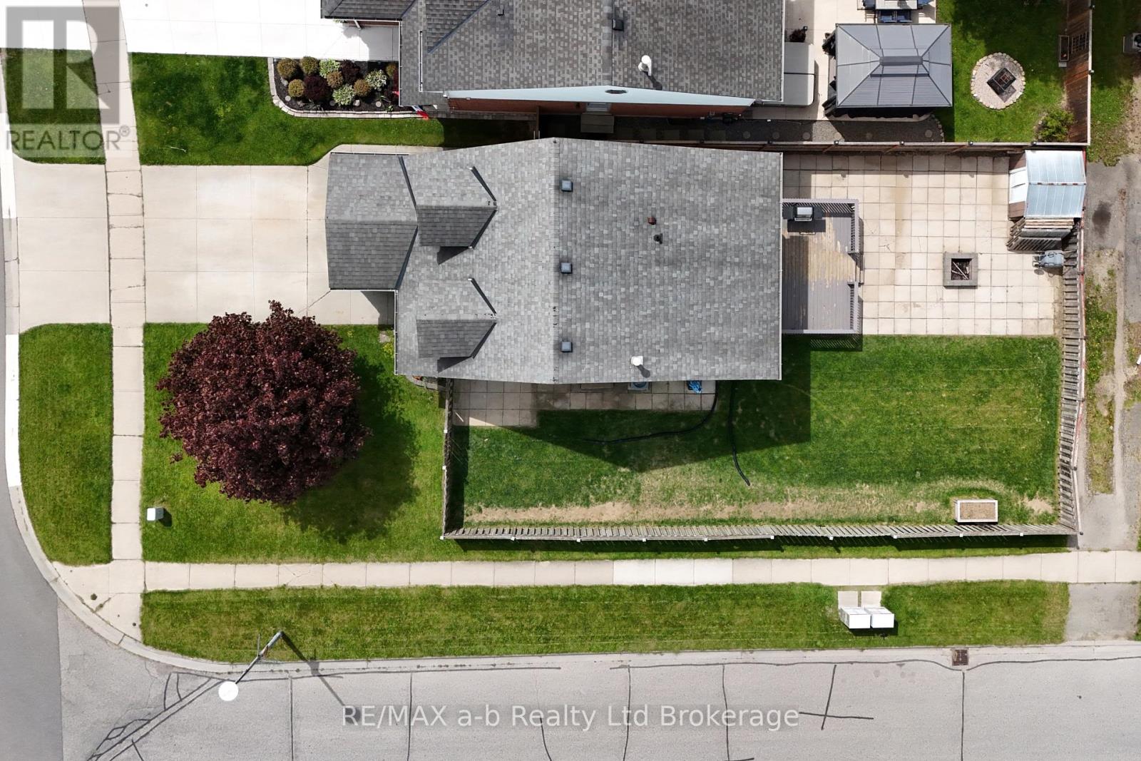 169 Diefenbaker Drive, Woodstock (Woodstock - North), Ontario  N4S 8V7 - Photo 4 - X13165448