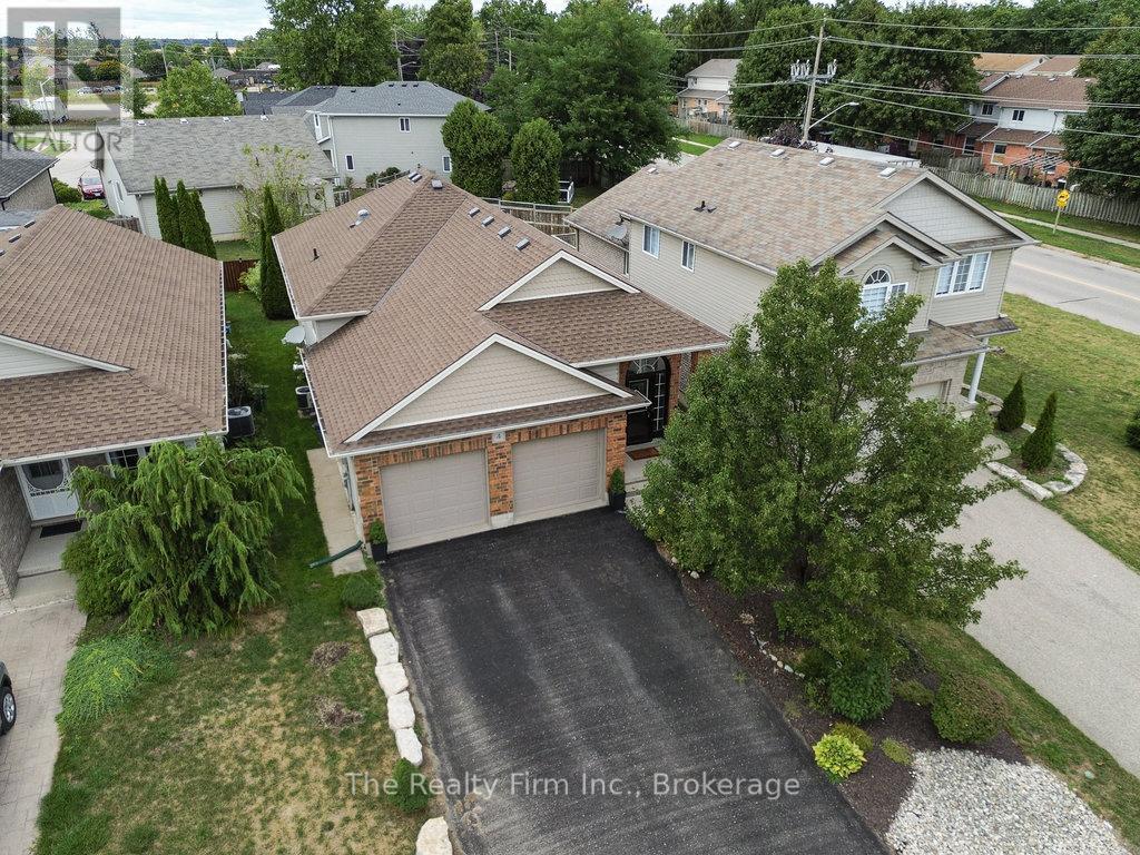 4 Kerr Crescent, Ingersoll (Ingersoll - North), Ontario  N5C 4H2 - Photo 2 - X13168376