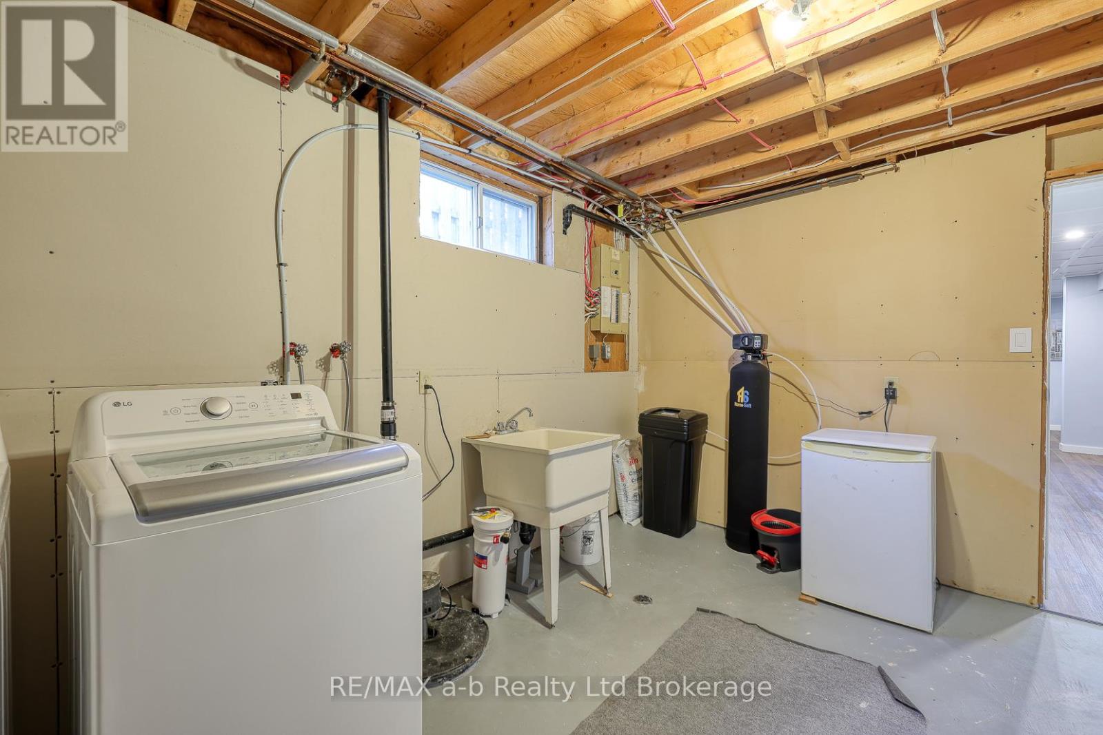 249 Arris Crescent, West Perth (Mitchell), Ontario  N0K 1N0 - Photo 36 - X13173976