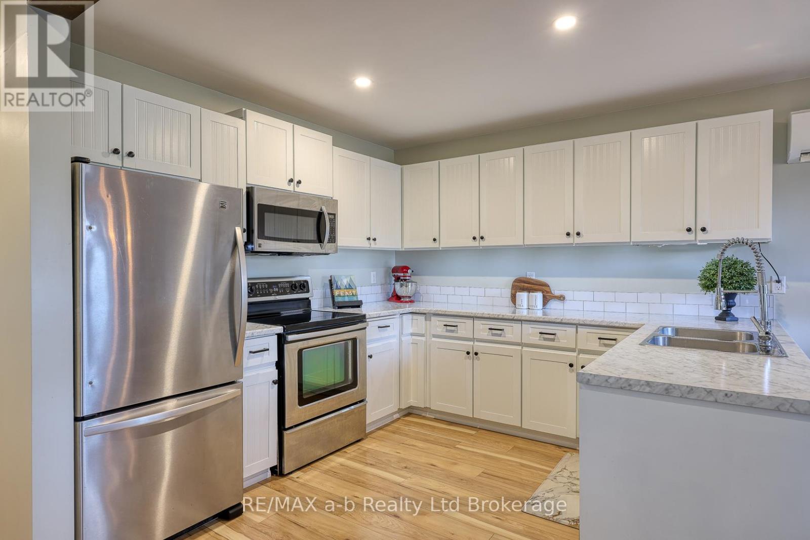 249 Arris Crescent, West Perth (Mitchell), Ontario  N0K 1N0 - Photo 9 - X13173976