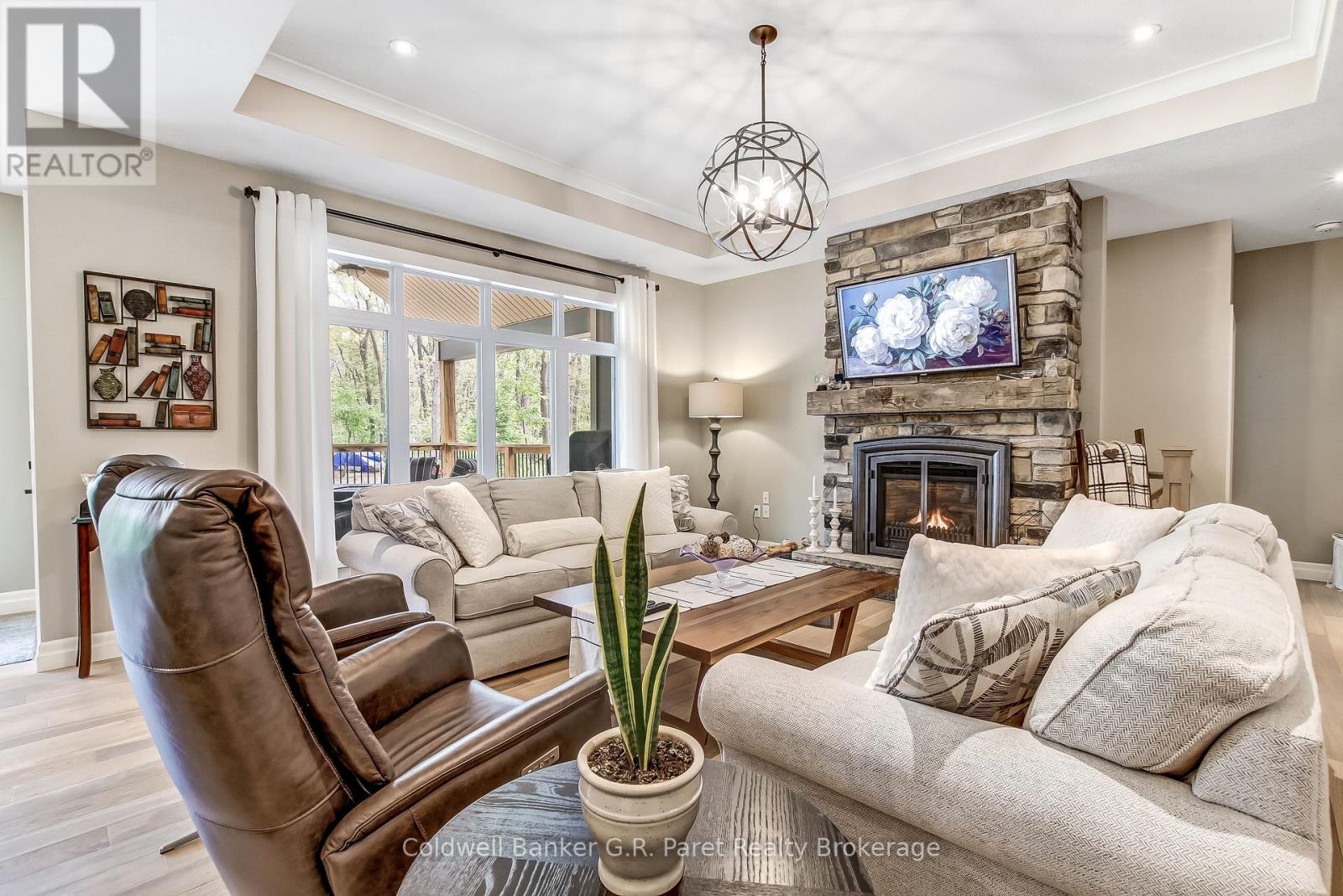 10151 Pinery Bluffs Road, Lambton Shores (Grand Bend), Ontario  N0M 1T0 - Photo 12 - X13174336