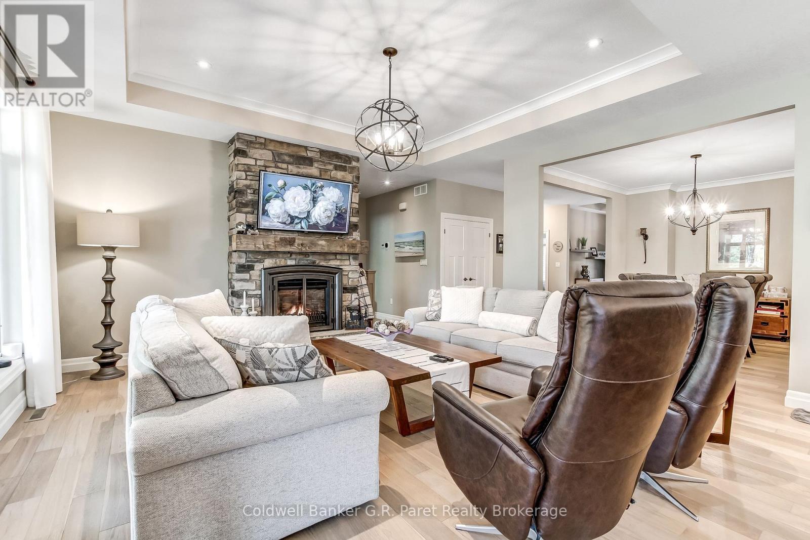 10151 Pinery Bluffs Road, Lambton Shores (Grand Bend), Ontario  N0M 1T0 - Photo 13 - X13174336