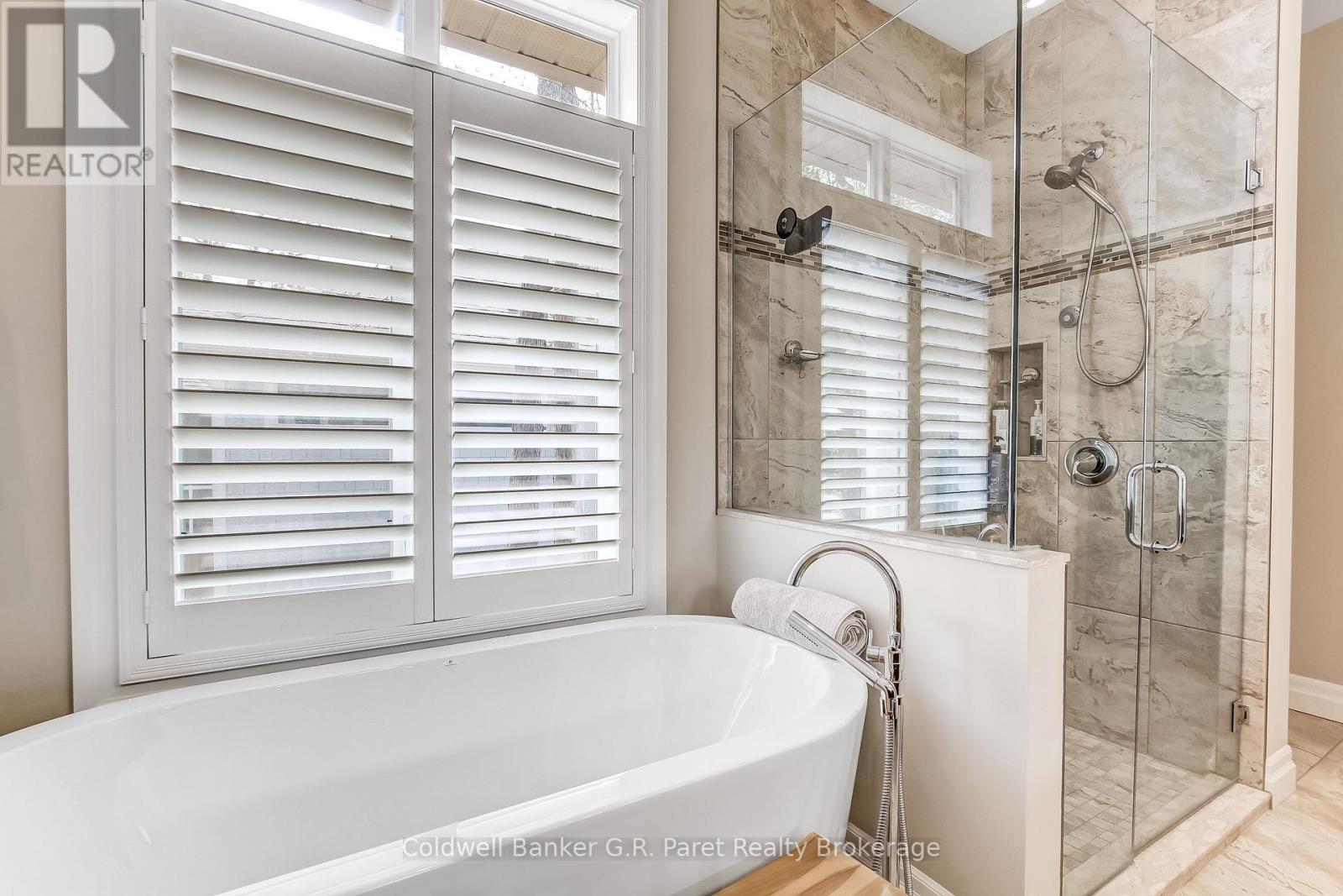 10151 Pinery Bluffs Road, Lambton Shores (Grand Bend), Ontario  N0M 1T0 - Photo 22 - X13174336