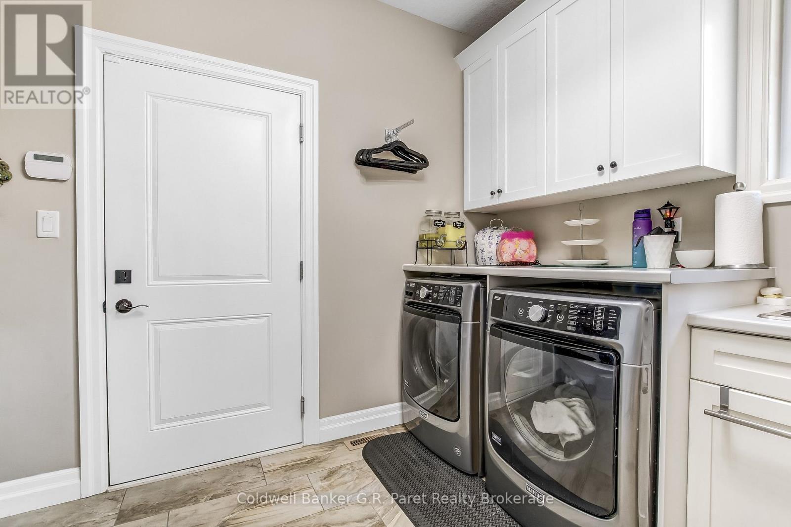 10151 Pinery Bluffs Road, Lambton Shores (Grand Bend), Ontario  N0M 1T0 - Photo 27 - X13174336