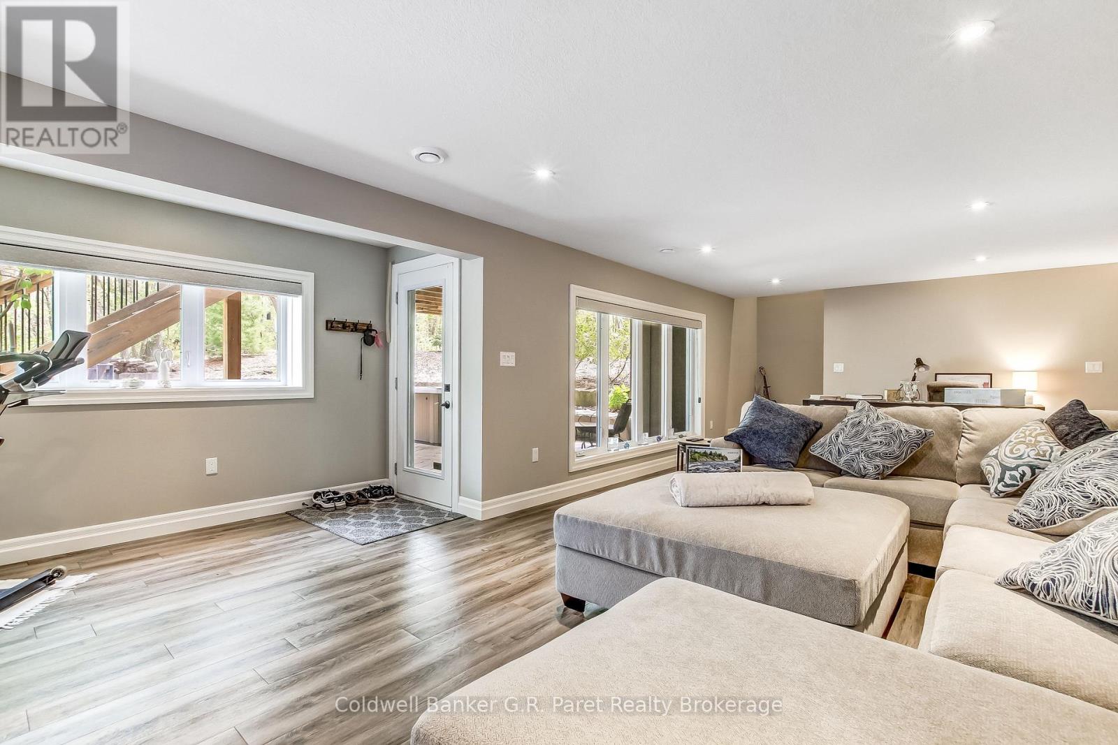 10151 Pinery Bluffs Road, Lambton Shores (Grand Bend), Ontario  N0M 1T0 - Photo 28 - X13174336