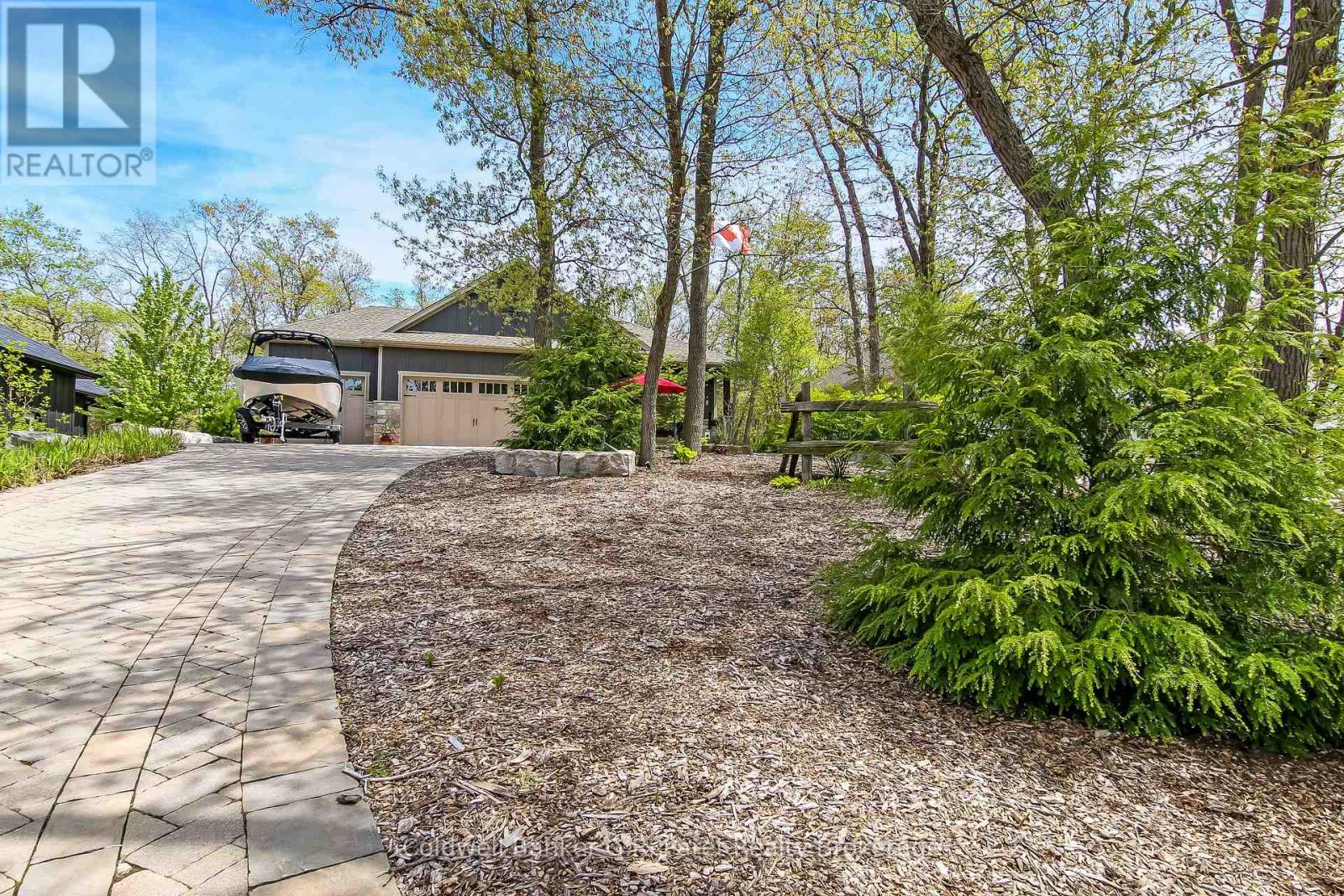 10151 Pinery Bluffs Road, Lambton Shores (Grand Bend), Ontario  N0M 1T0 - Photo 3 - X13174336
