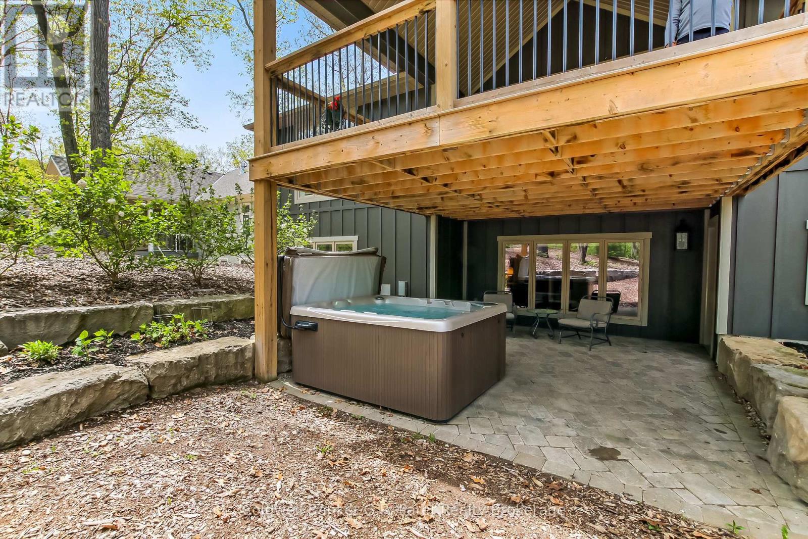 10151 Pinery Bluffs Road, Lambton Shores (Grand Bend), Ontario  N0M 1T0 - Photo 36 - X13174336