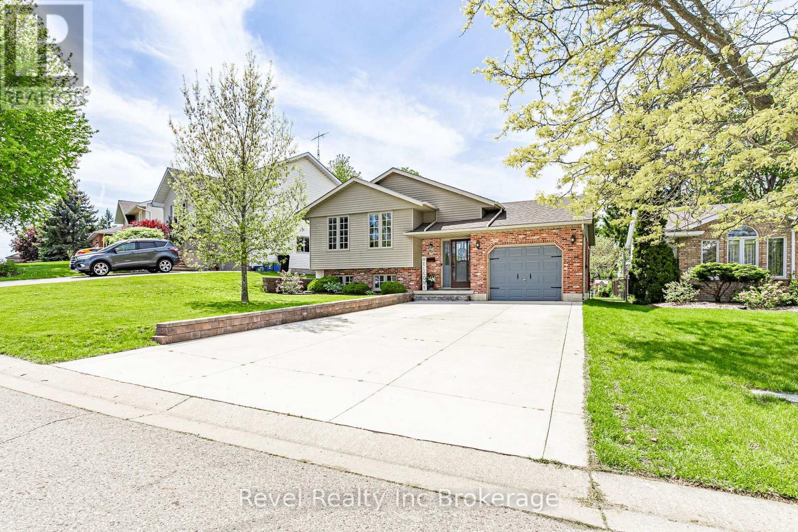 122 Hemlock Road, Ingersoll (Ingersoll - South), Ontario  N5C 3Z6 - Photo 2 - X13183120