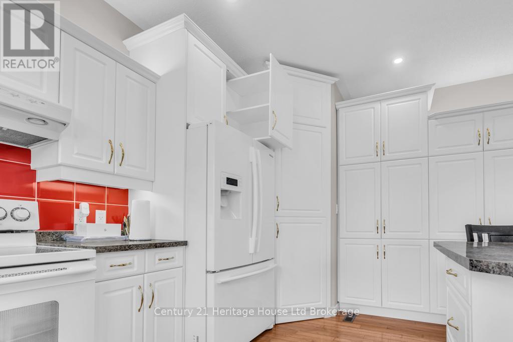 137 Ferguson Drive, Woodstock (Woodstock - South), Ontario  N4V 1H4 - Photo 11 - X13188392