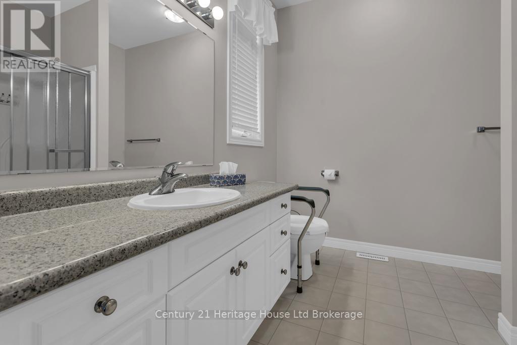 137 Ferguson Drive, Woodstock (Woodstock - South), Ontario  N4V 1H4 - Photo 19 - X13188392