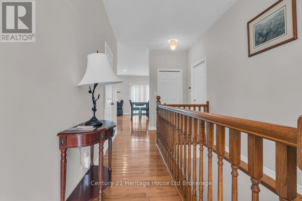 137 Ferguson Drive, Woodstock (Woodstock - South), Ontario  N4V 1H4 - Photo 3 - X13188392