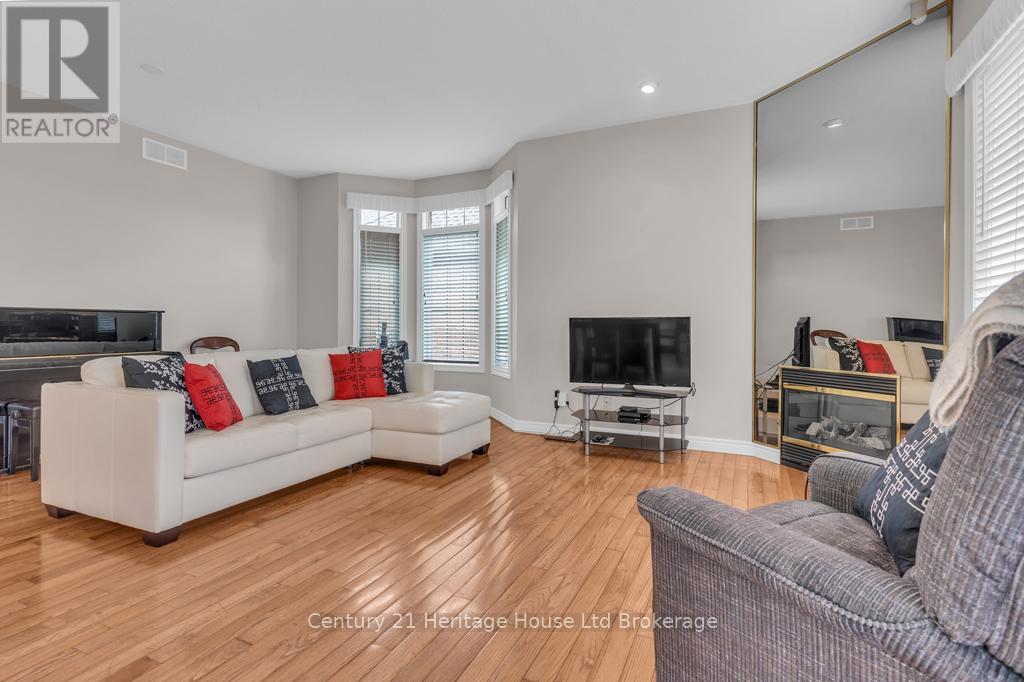 137 Ferguson Drive, Woodstock (Woodstock - South), Ontario  N4V 1H4 - Photo 7 - X13188392