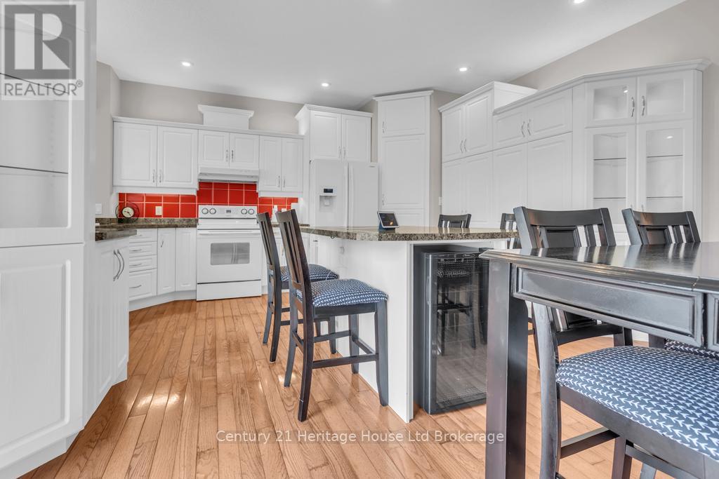137 Ferguson Drive, Woodstock (Woodstock - South), Ontario  N4V 1H4 - Photo 9 - X13188392