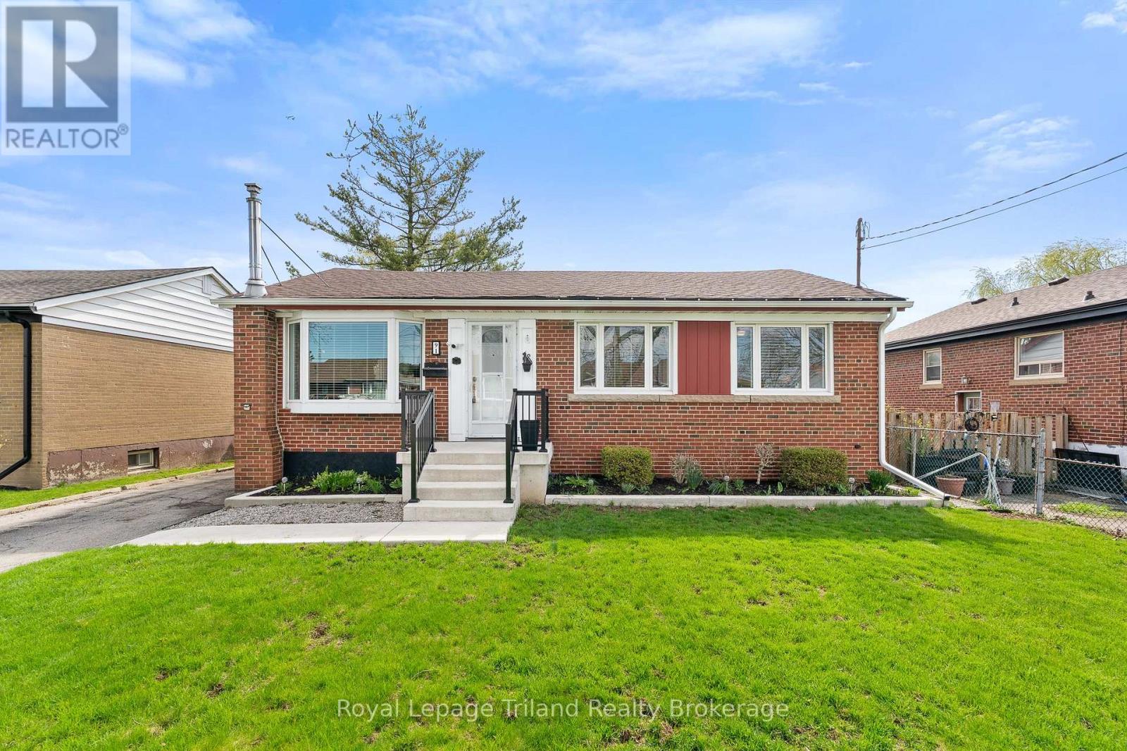 91 Wise Crescent, Hamilton (Huntington), Ontario  L8T 2L7 - Photo 2 - X13193606