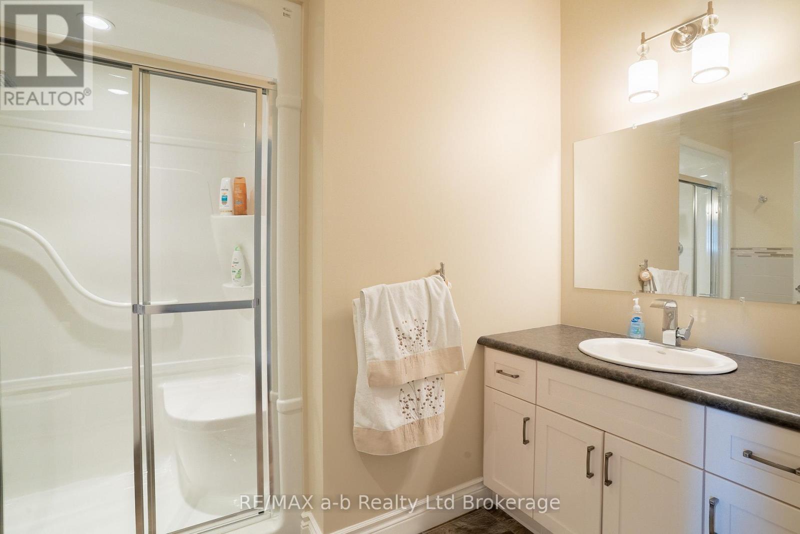 220 Poldon Drive, Norwich (Norwich Town), Ontario  N0J 1P0 - Photo 17 - X13196116