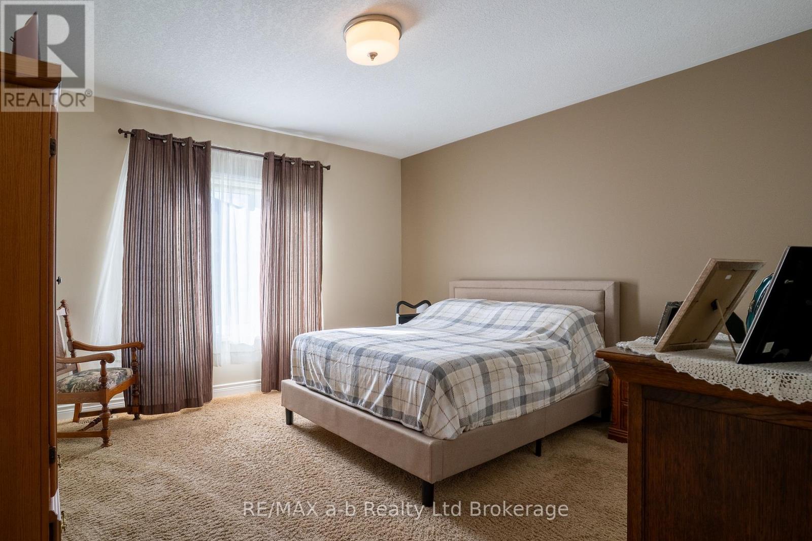 220 Poldon Drive, Norwich (Norwich Town), Ontario  N0J 1P0 - Photo 18 - X13196116