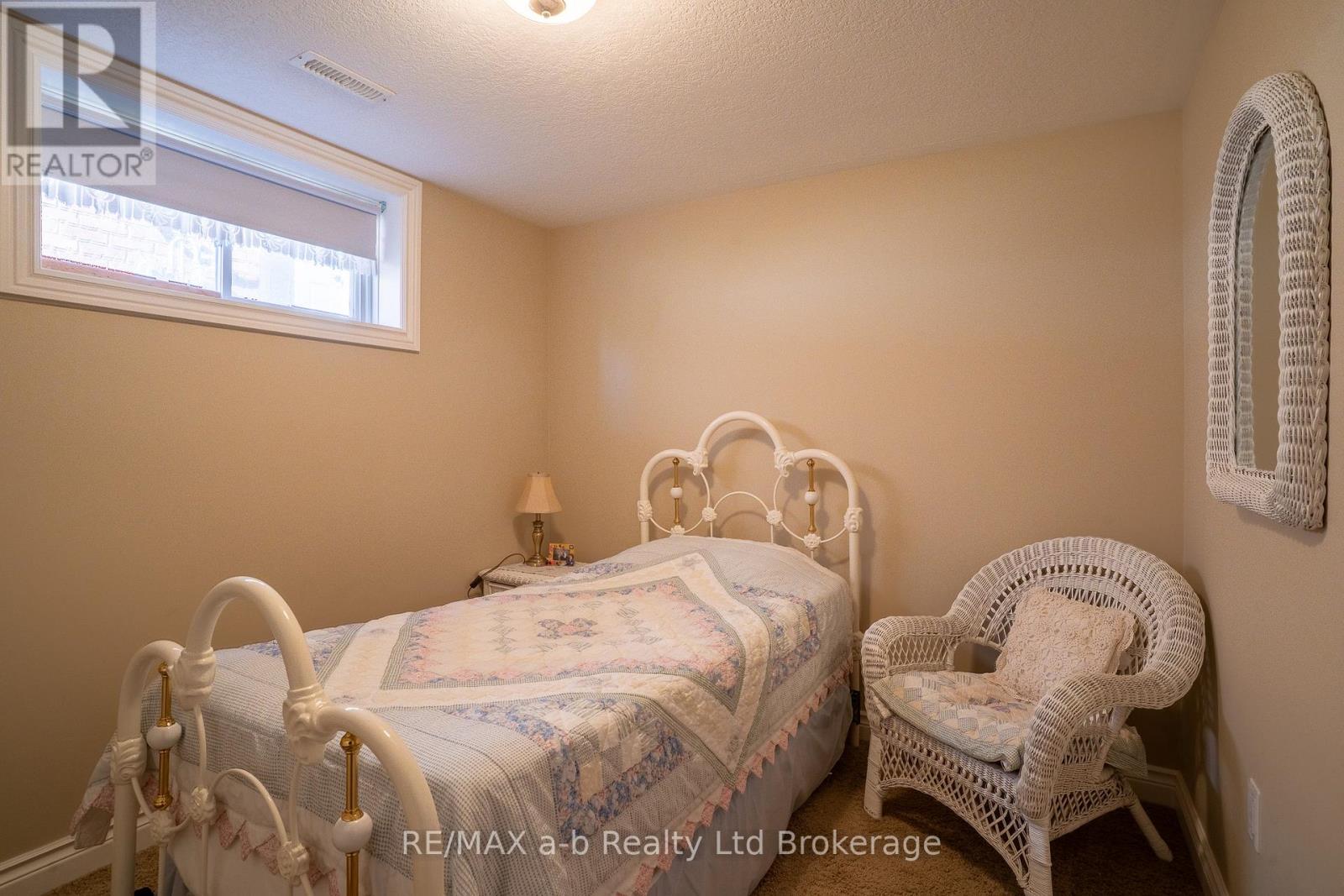 220 Poldon Drive, Norwich (Norwich Town), Ontario  N0J 1P0 - Photo 22 - X13196116