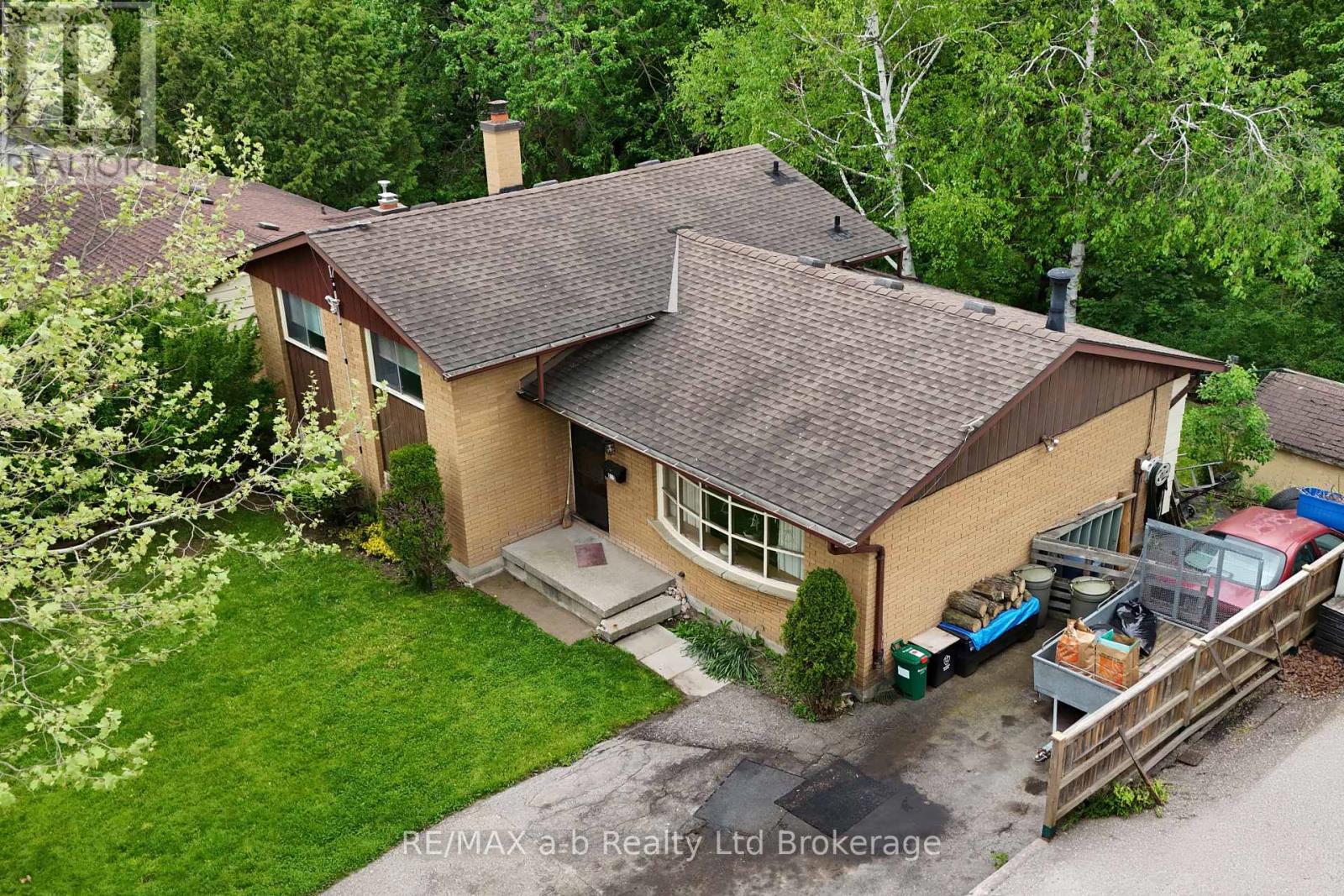 213 Belgrave Street, Woodstock (Woodstock - North), Ontario  N4S 7K1 - Photo 3 - X13206606