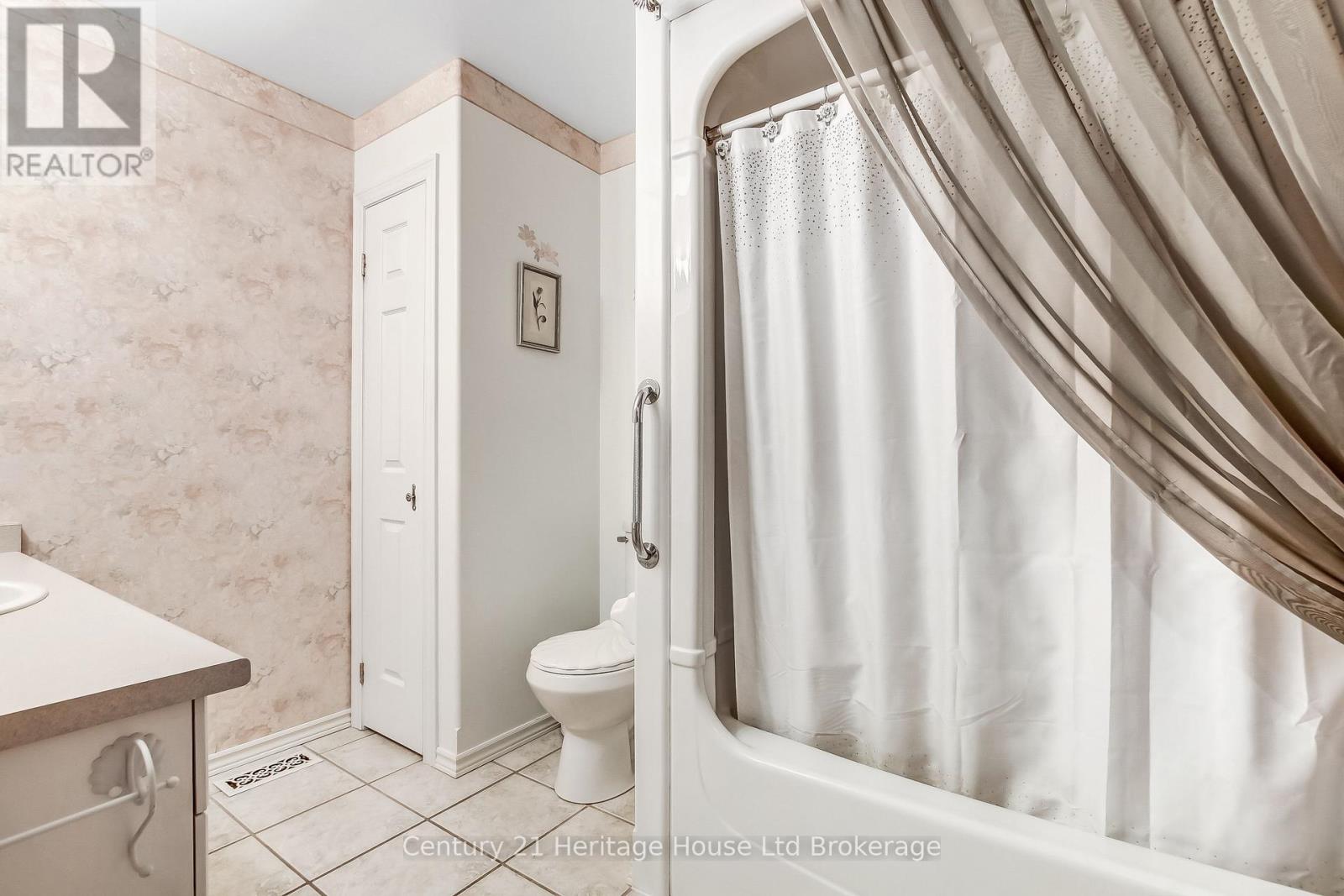 54 - 19 Hanlon Place, Brant (Paris), Ontario  N3L 4E7 - Photo 14 - X13208784