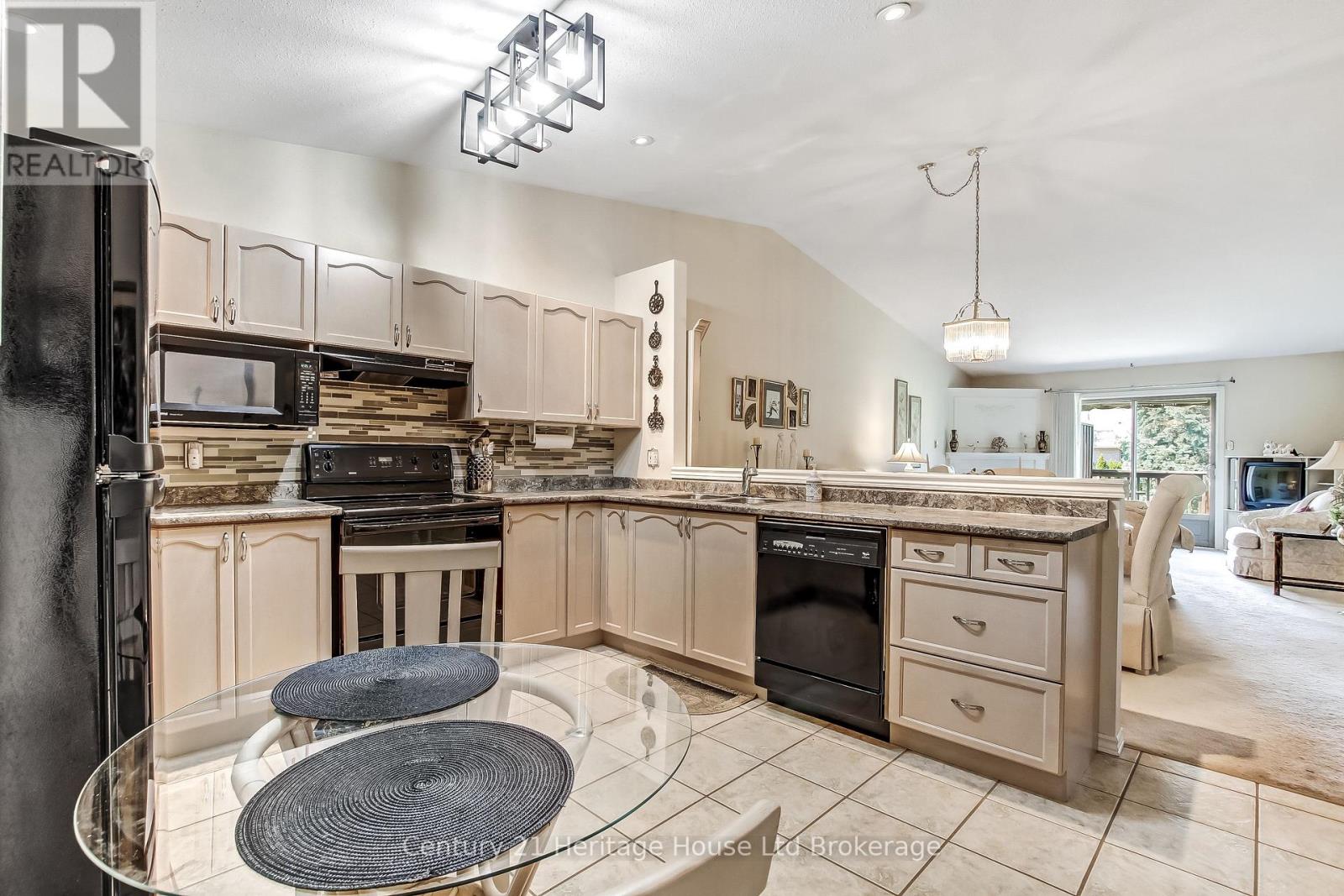 54 - 19 Hanlon Place, Brant (Paris), Ontario  N3L 4E7 - Photo 5 - X13208784