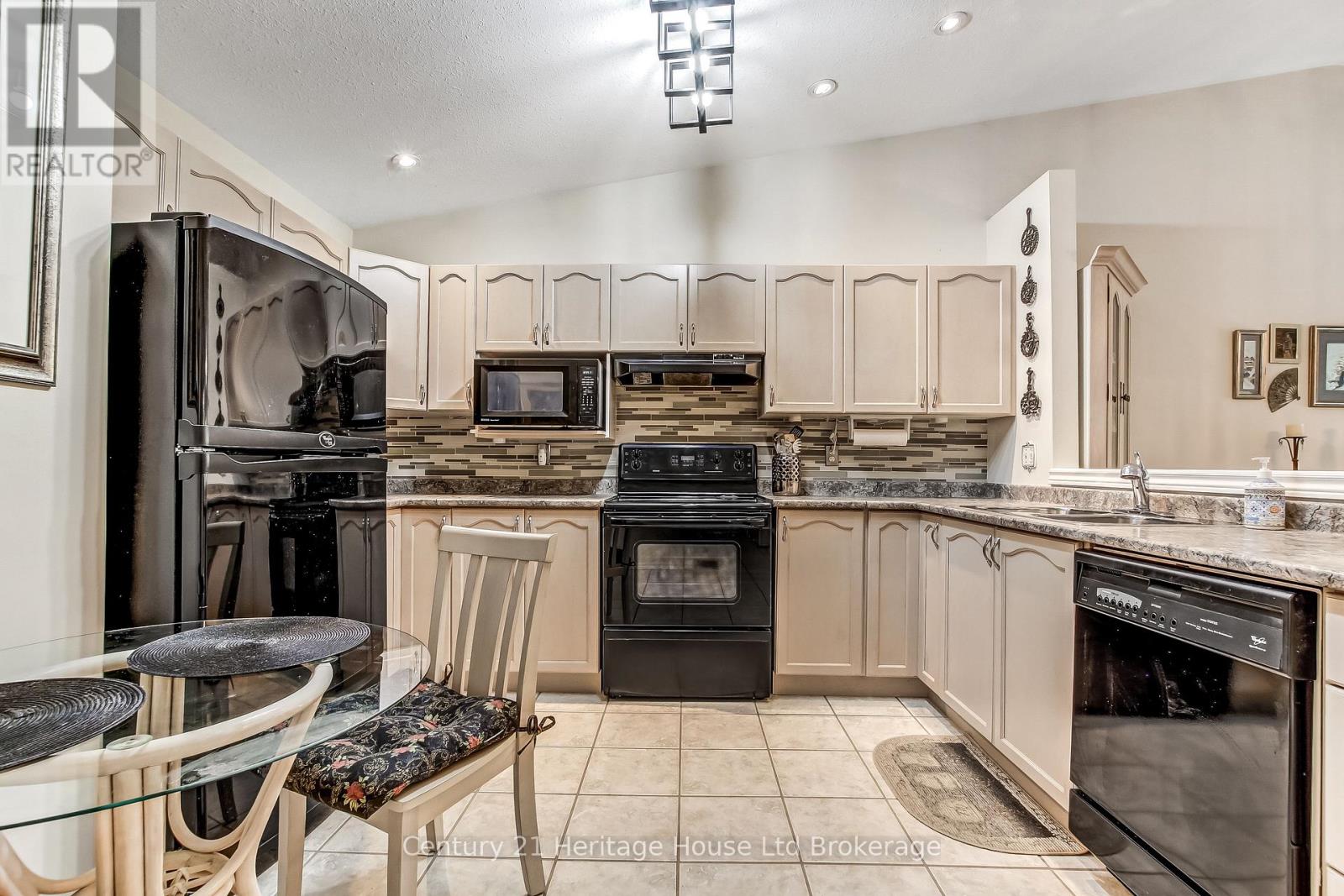 54 - 19 Hanlon Place, Brant (Paris), Ontario  N3L 4E7 - Photo 6 - X13208784
