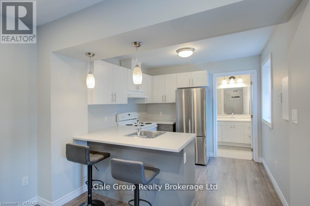 3 - 519 Dundas Street, Woodstock (Woodstock - North), Ontario  N4S 1C3 - Photo 2 - X13223194