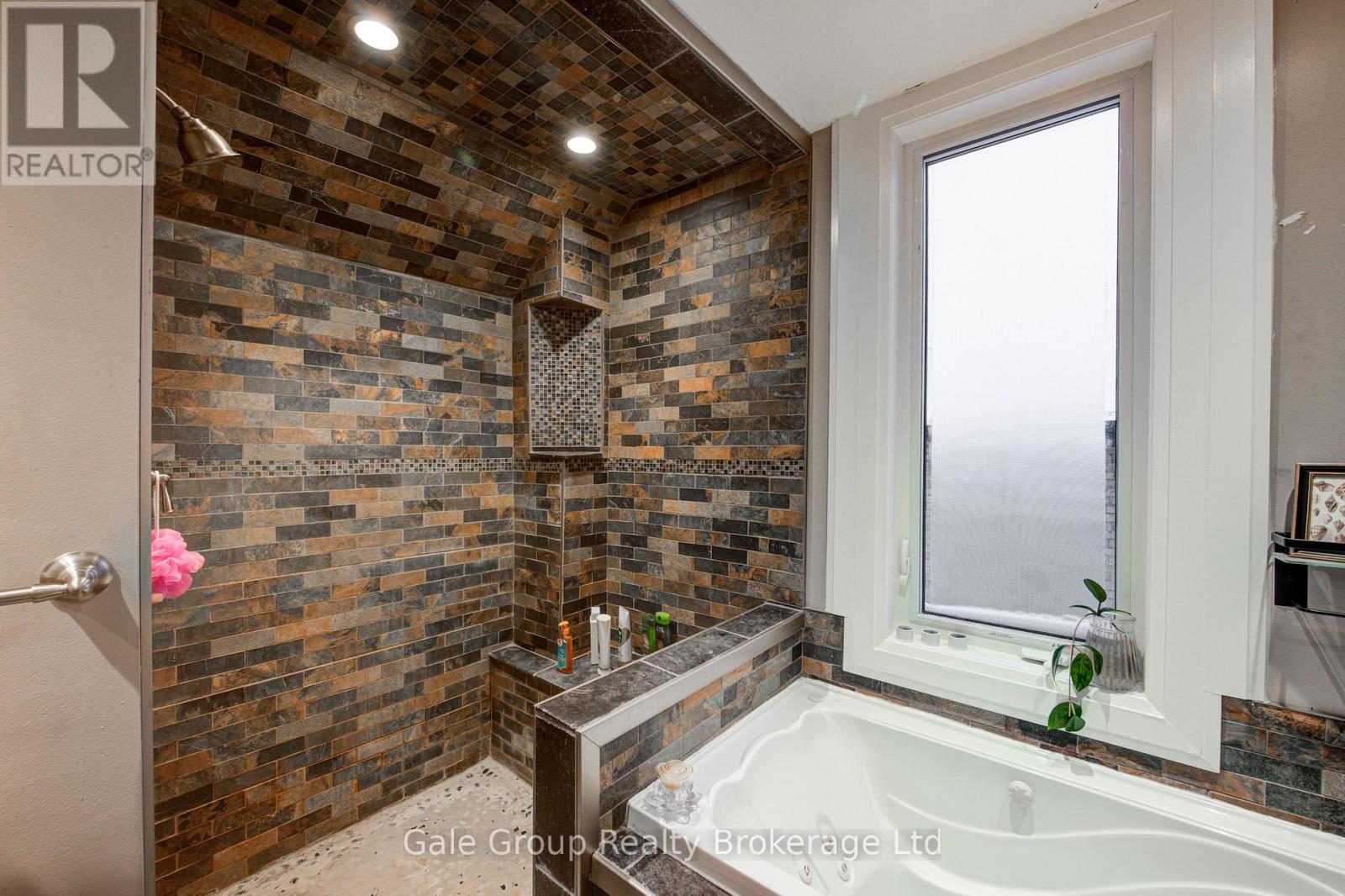 83 Oxford Street, Woodstock (Woodstock - North), Ontario  N4S 6A4 - Photo 11 - X13223330