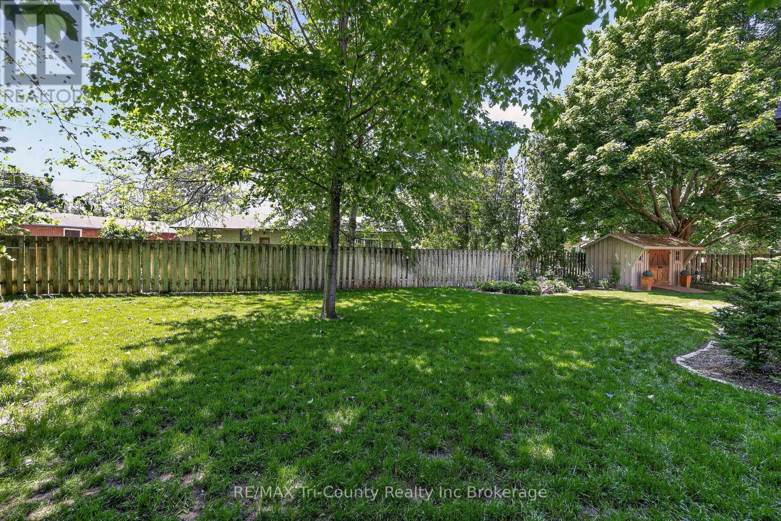 11 Adams Avenue, Tillsonburg, Ontario  N4G 4X3 - Photo 11 - X13229024