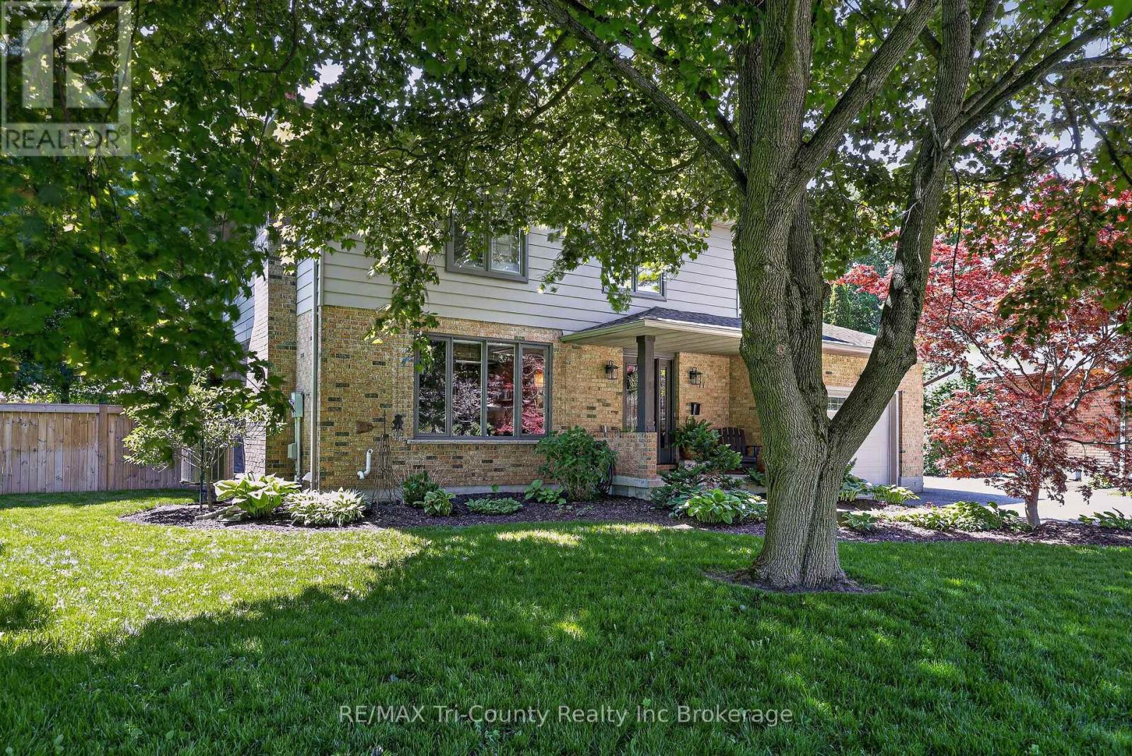 11 Adams Avenue, Tillsonburg, Ontario  N4G 4X3 - Photo 3 - X13229024