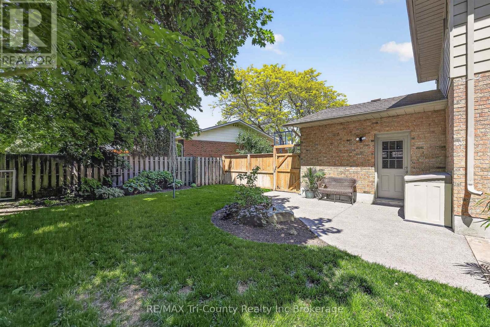 11 Adams Avenue, Tillsonburg, Ontario  N4G 4X3 - Photo 7 - X13229024