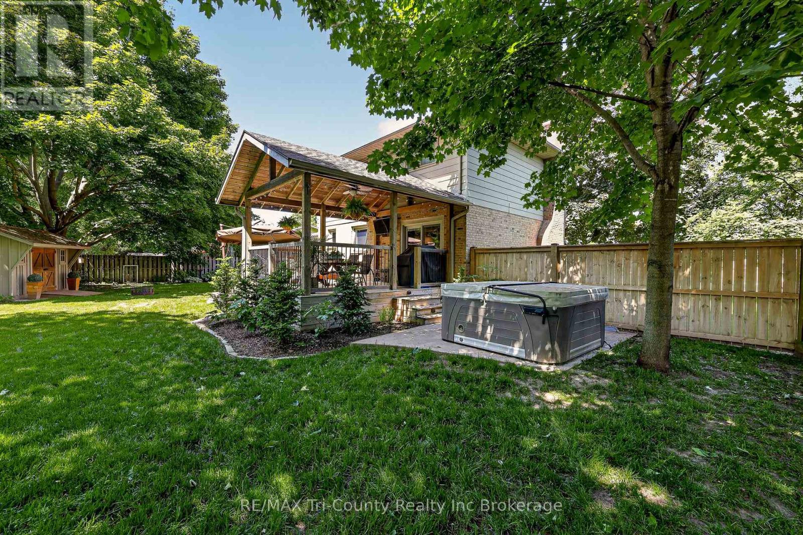 11 Adams Avenue, Tillsonburg, Ontario  N4G 4X3 - Photo 9 - X13229024