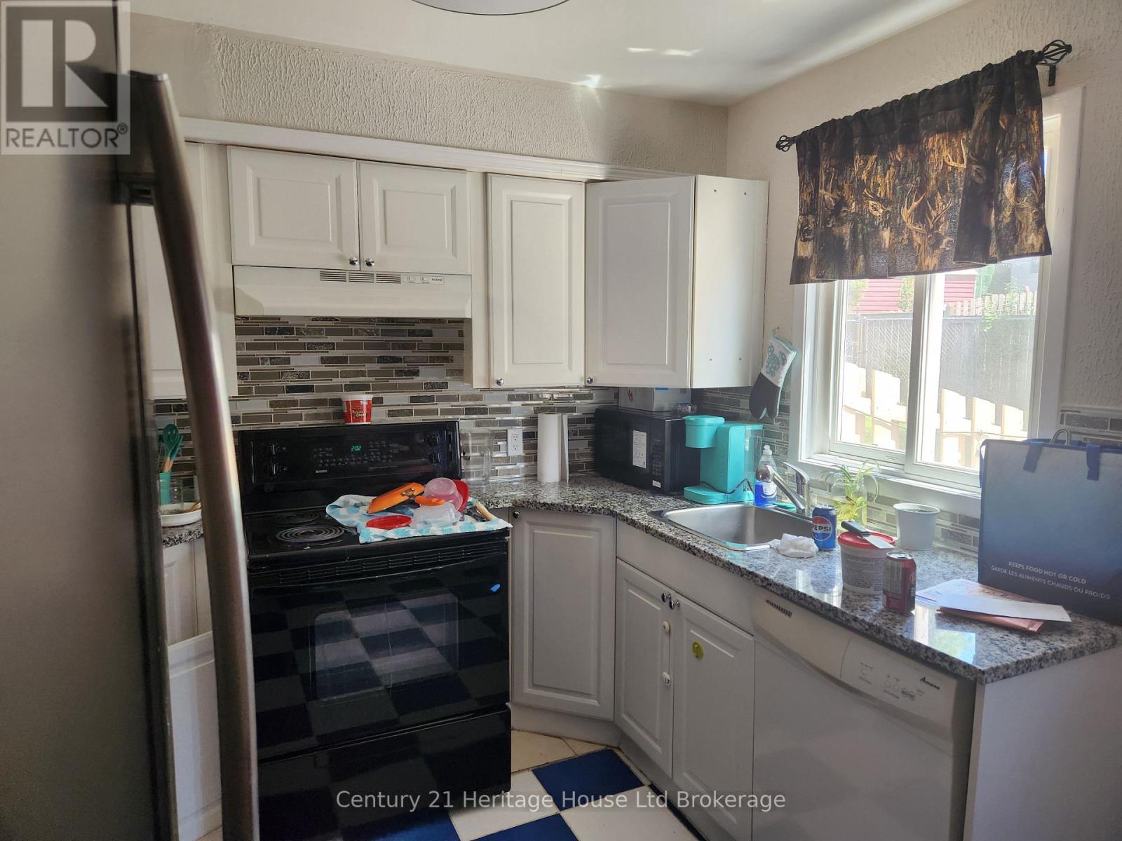 6 - 380 Springbank Avenue N, Woodstock (Woodstock - North), Ontario  N4T 1L8 - Photo 4 - X13230692