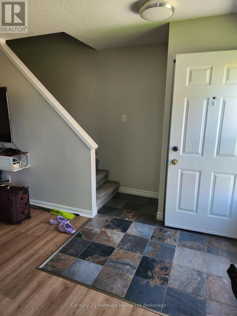 6 - 380 Springbank Avenue N, Woodstock (Woodstock - North), Ontario  N4T 1L8 - Photo 6 - X13230692