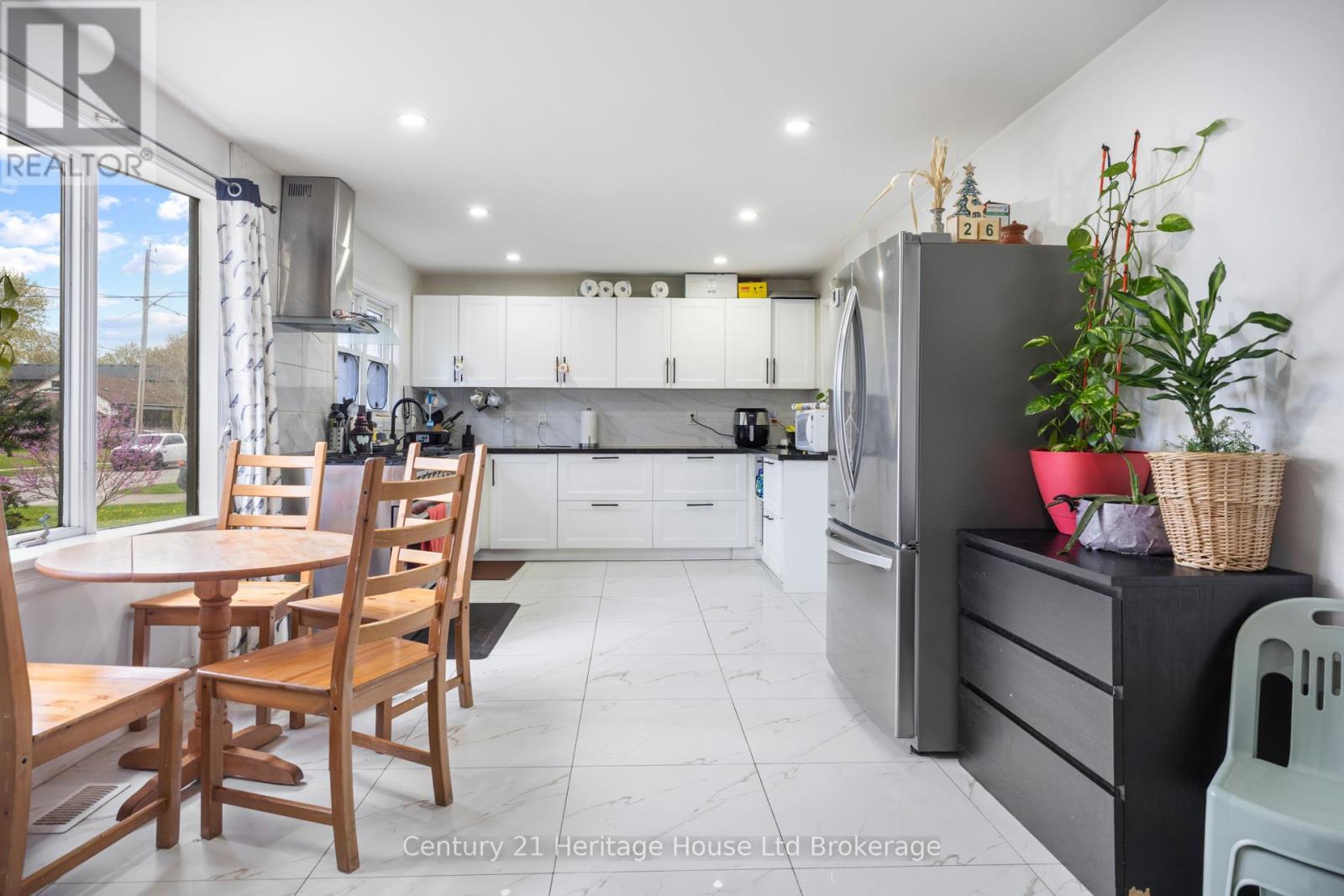 31 Wethered Street, London East (East C), Ontario  N5Y 1G8 - Photo 4 - X13238092