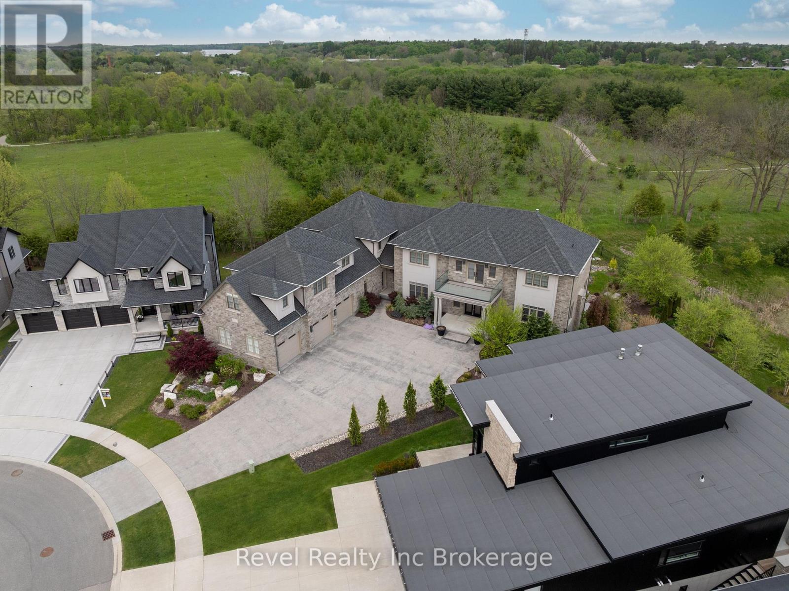 241 Tamarack Boulevard, Woodstock (Woodstock - North), Ontario  N4S 0E4 - Photo 2 - X13240222