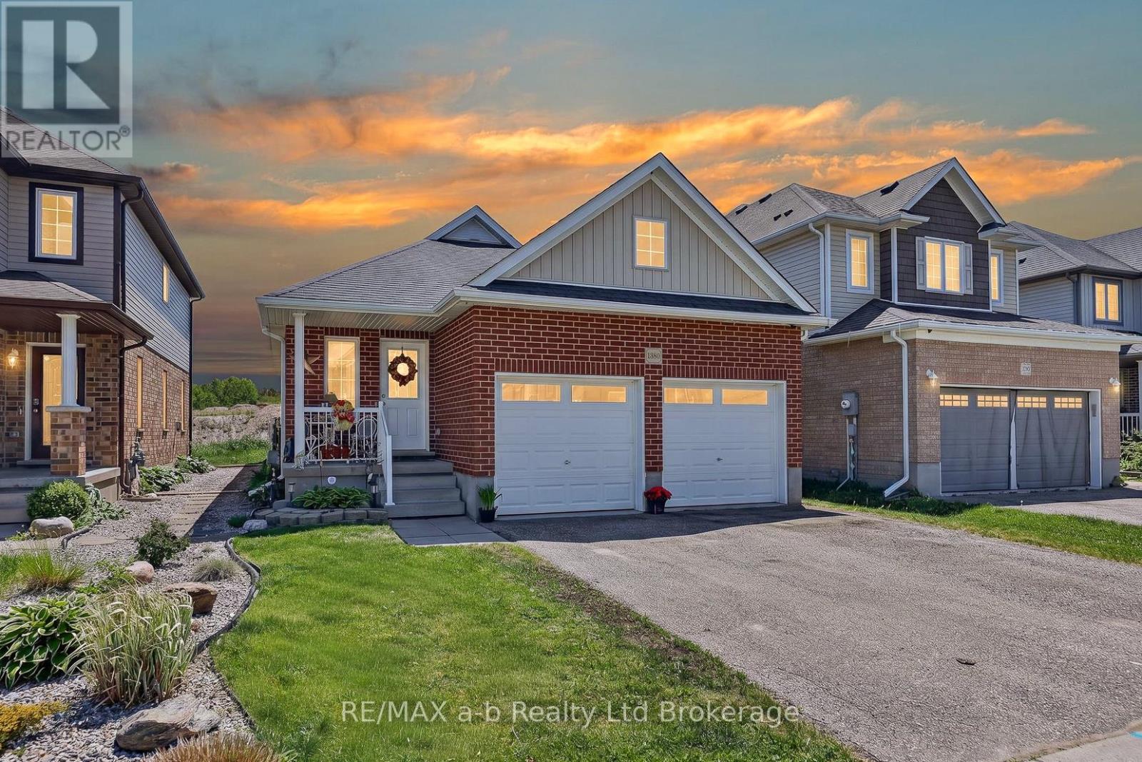 1380 Caen Avenue, Woodstock (Woodstock - North), Ontario  N4T 0J3 - Photo 2 - X13240970