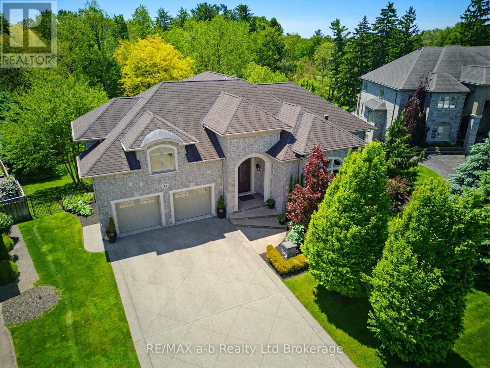 44 Yeager Avenue, Norfolk (Simcoe), Ontario  N3Y 5N3 - Photo 2 - X13241010