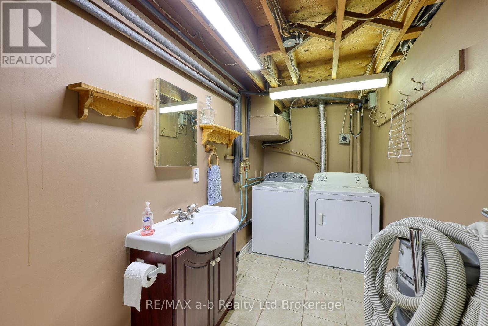 2 Victoria Street, Norwich (Norwich Town), Ontario  N0J 1P0 - Photo 21 - X13248390