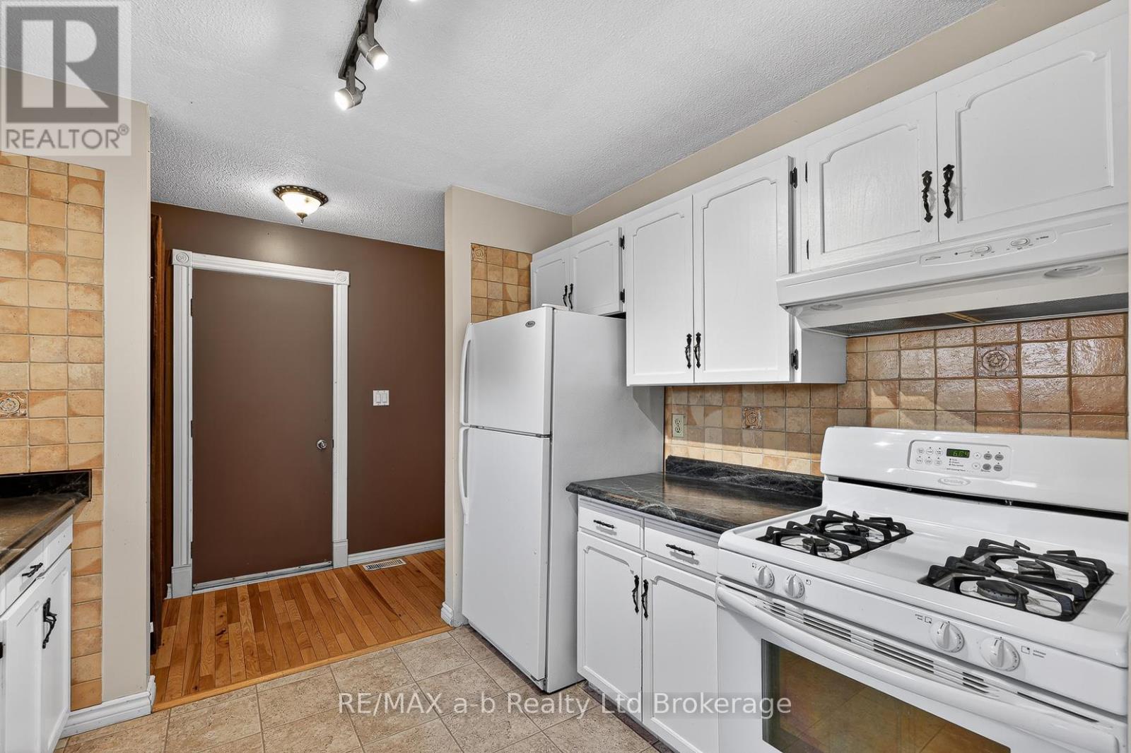 2 Victoria Street, Norwich (Norwich Town), Ontario  N0J 1P0 - Photo 7 - X13248390