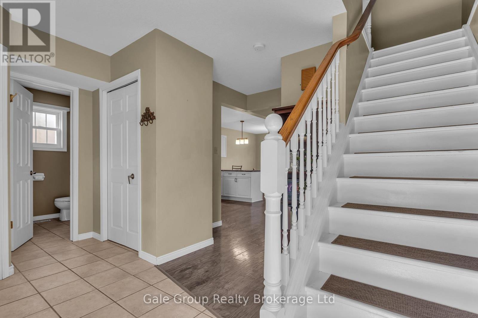 1030 Pearson Drive, Woodstock (Woodstock - North), Ontario  N4S 8V1 - Photo 4 - X13410178